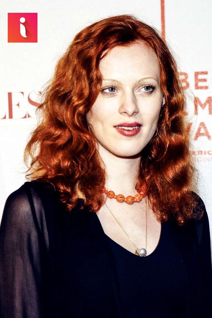 Karen Elson cá tính với tóc xoăn đỏ